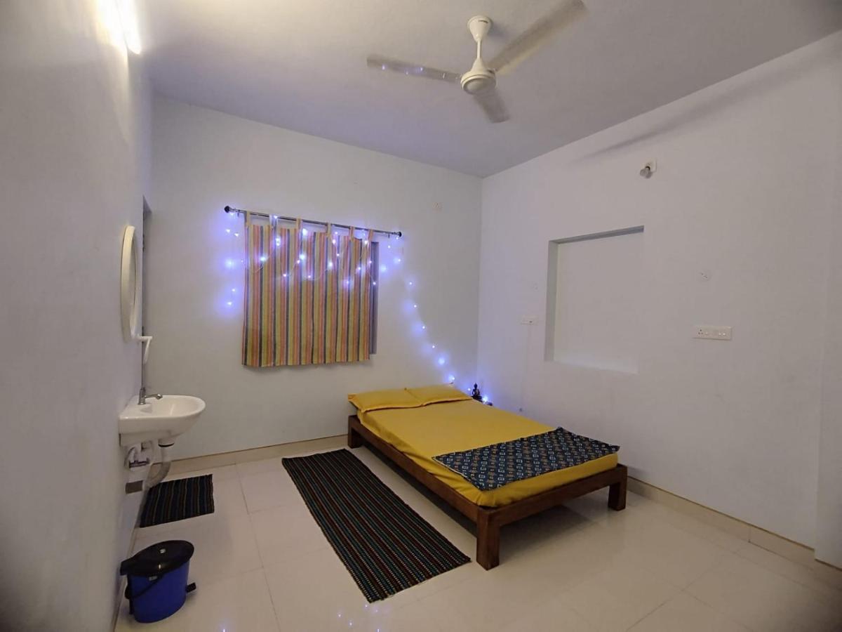 Funk Monk Hostel Auroville Buitenkant foto